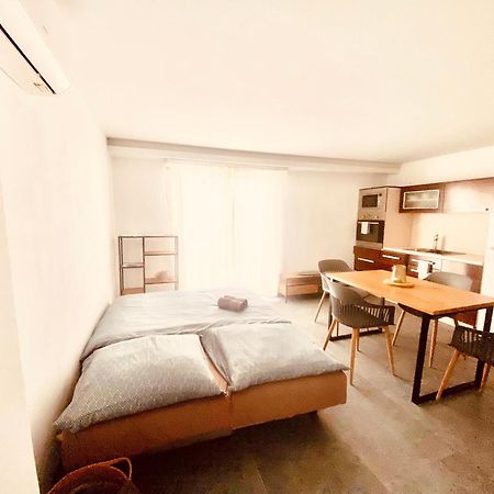 Apartment Nicol เซนญ์ ภายนอก รูปภาพ
