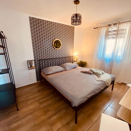 Apartment Nicol เซนญ์ ภายนอก รูปภาพ