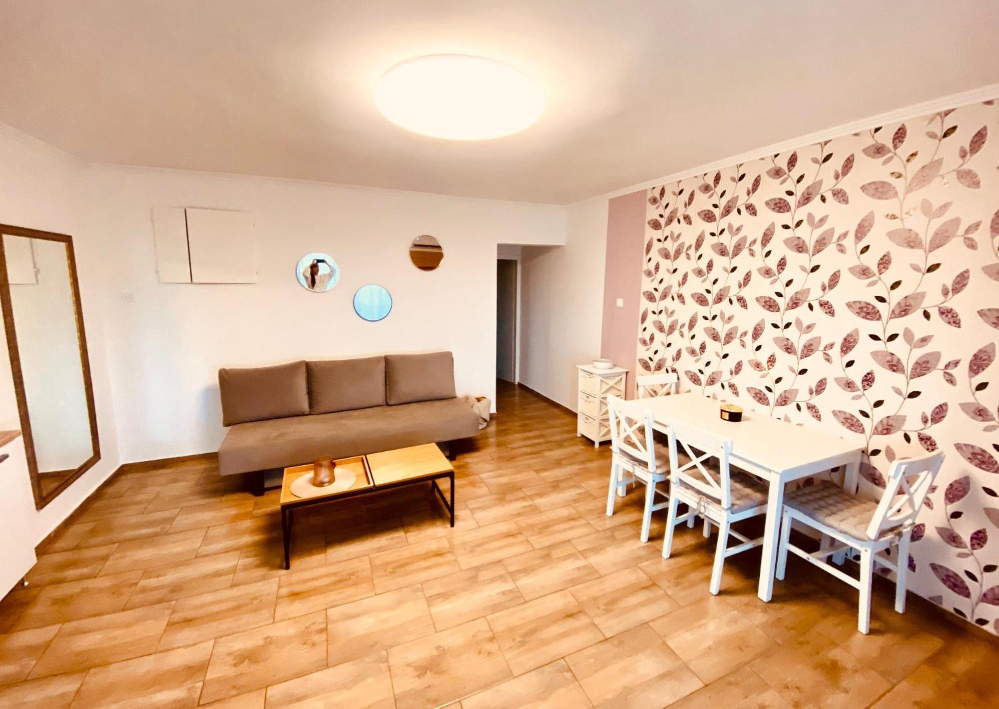 Apartment Nicol เซนญ์ ภายนอก รูปภาพ