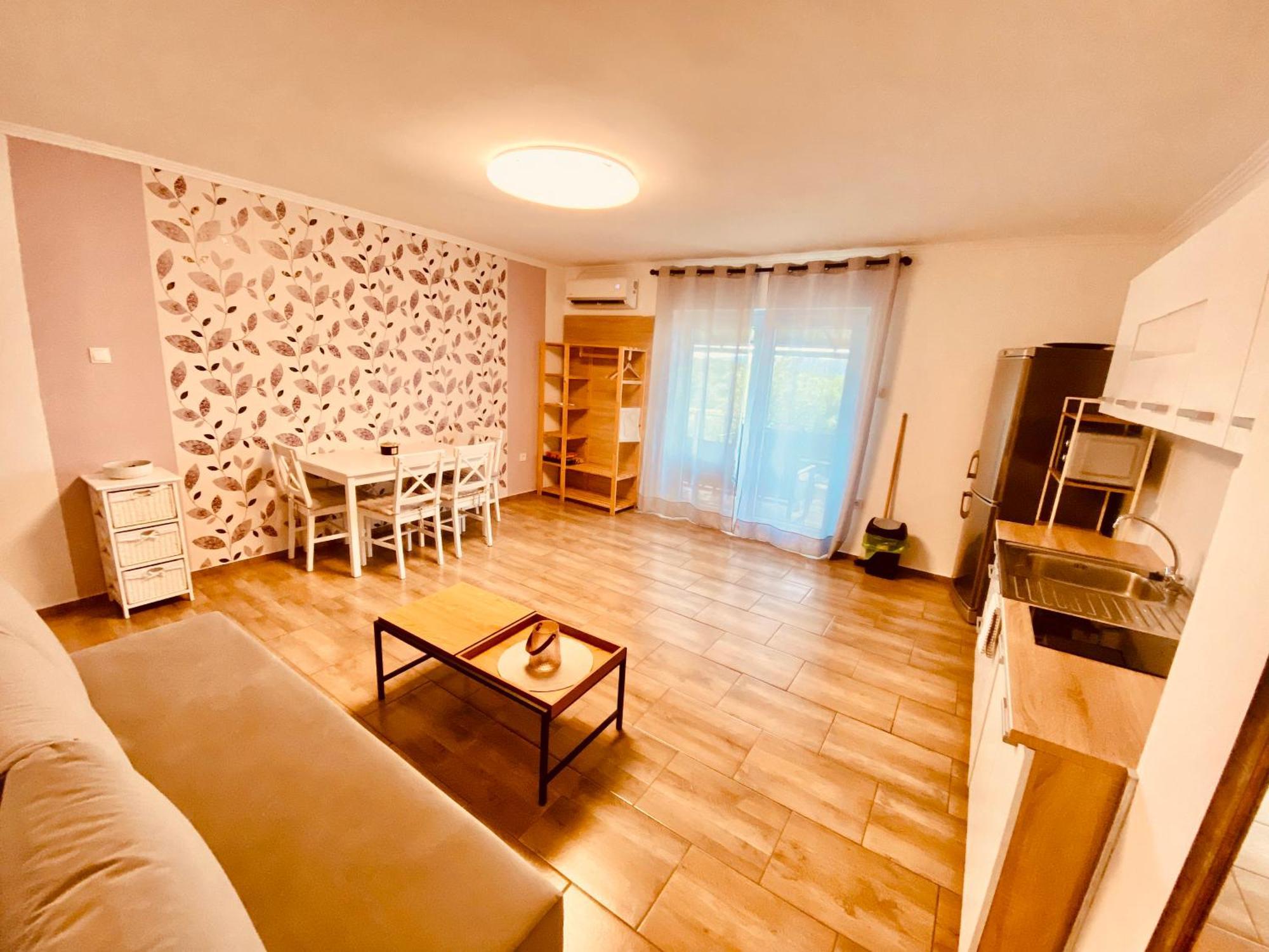Apartment Nicol เซนญ์ ภายนอก รูปภาพ
