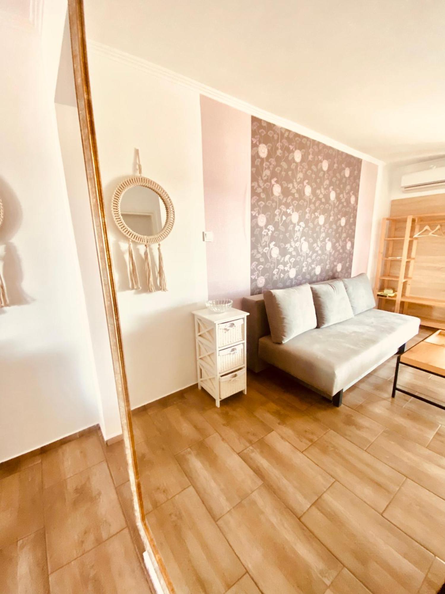 Apartment Nicol เซนญ์ ภายนอก รูปภาพ